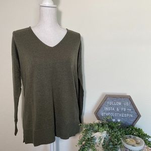 Loft V-neck Sweater in olive